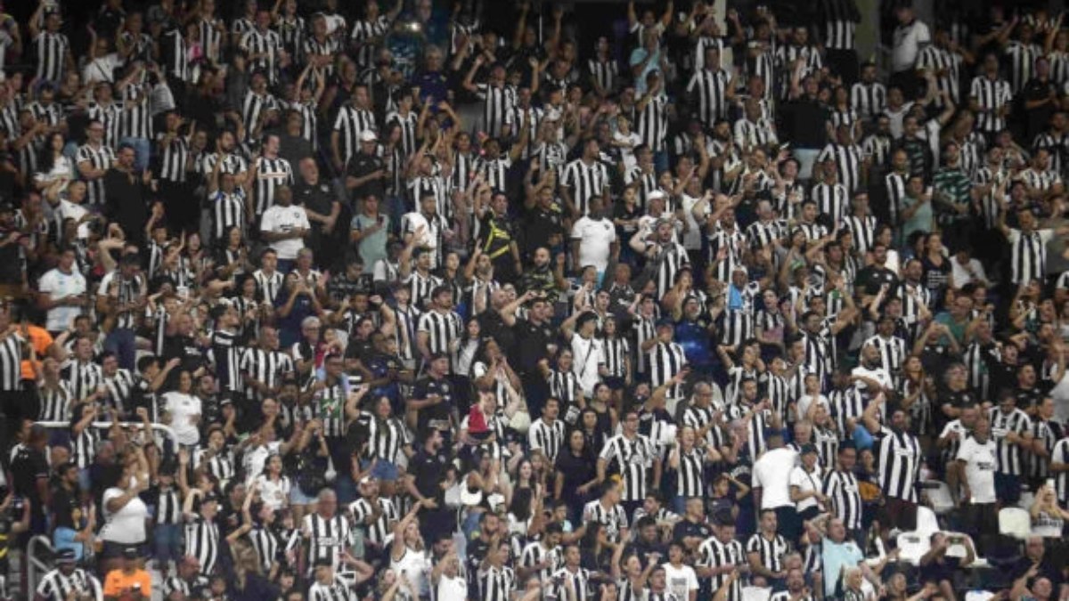 Botafogo teve mais torcida nos últimos dois jogos do que Copa do Brasil e Carioca juntos Botafogo teve mais torcida nos últimos dois jogos do que Copa do Brasil e Carioca juntos