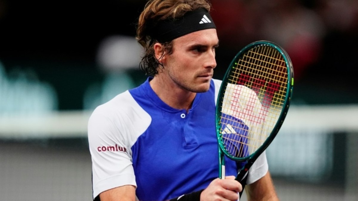 Tsitsipas vence Cerúndolo e vai às quartas do Masters 1000 de Paris Tsitsipas vence Cerúndolo e vai às quartas do Masters 1000 de Paris