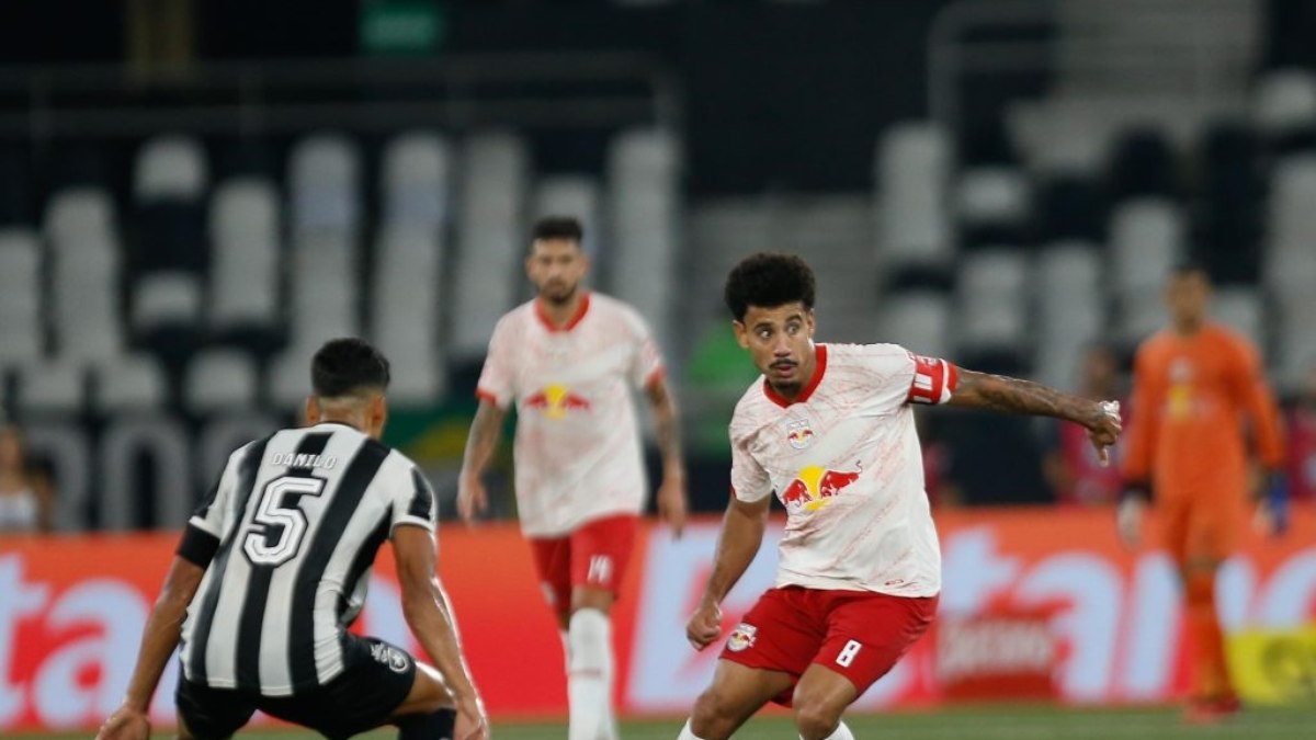 Red Bull Bragantino enfrenta o Botafogo pelo Brasileirão Red Bull Bragantino enfrenta o Botafogo pelo Brasileirão