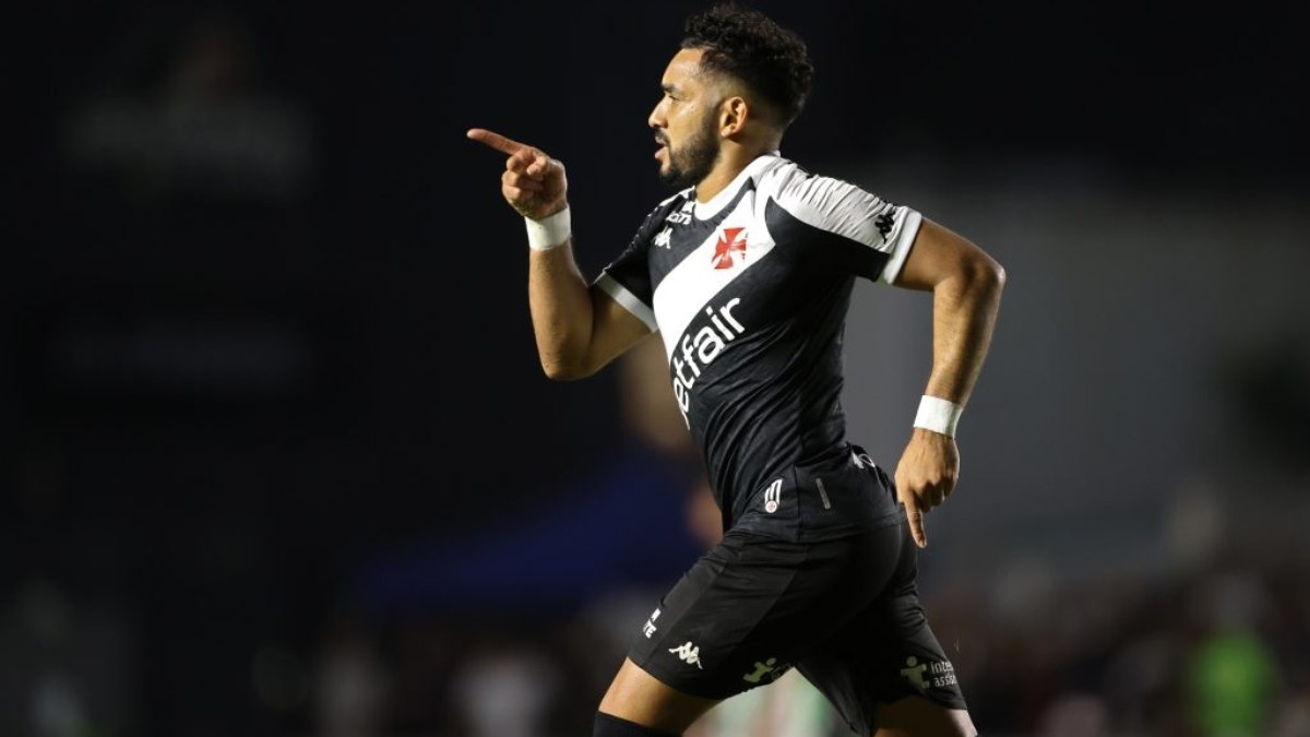 Payet se destaca, mas elenco tem atuação abaixo do esperado; veja as notas Payet se destaca, mas elenco tem atuação abaixo do esperado; veja as notas
