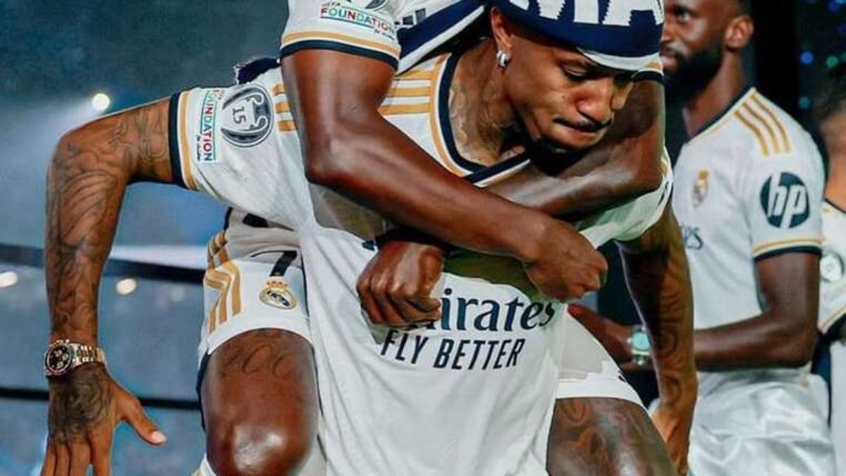 Jogadores do Real protestam contra Bola de Ouro e defendem Vini Jr Jogadores do Real protestam contra Bola de Ouro e defendem Vini Jr
