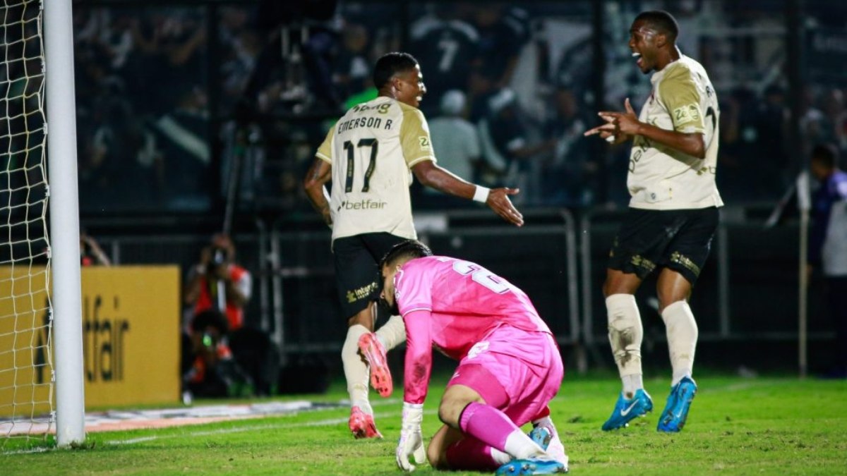 Em noite estrelada de Payet, Vasco derrota o Bahia em jogo de cinco gols Em noite estrelada de Payet, Vasco derrota o Bahia em jogo de cinco gols