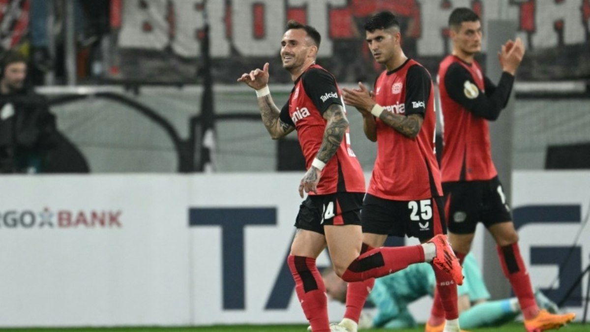 Leverkusen avança sem problemas às oitavas de final da Copa da Alemanha Leverkusen avança sem problemas às oitavas de final da Copa da Alemanha