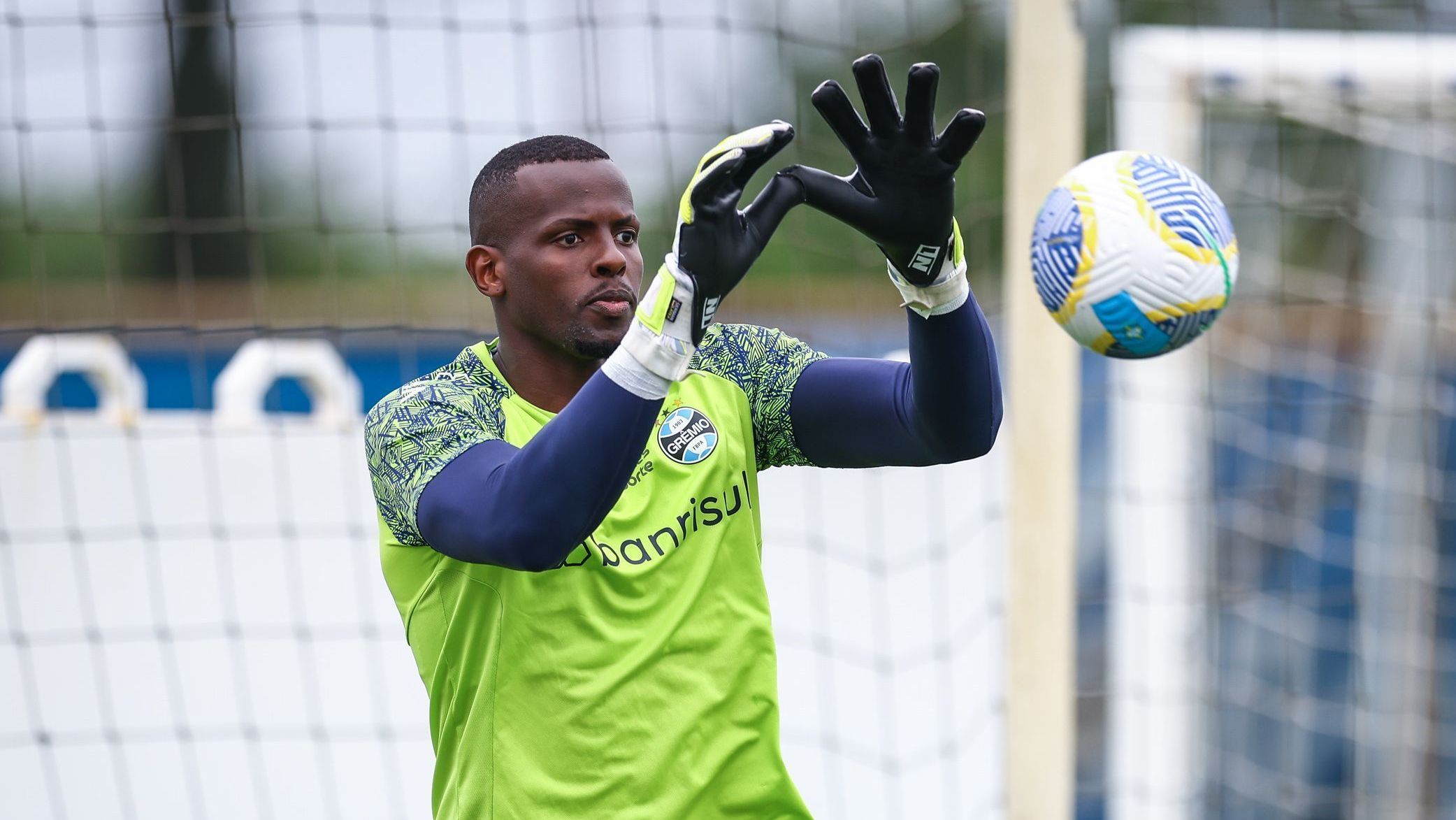 Grêmio tem dúvida no gol para enfrentar o Fortaleza no Brasileirão Grêmio tem dúvida no gol para enfrentar o Fortaleza no Brasileirão