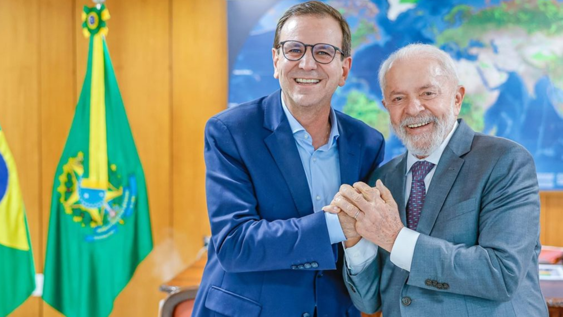 Lula parabeniza Paes por vitória no Rio: “Contrato renovado por mais 4 anos“ Lula parabeniza Paes por vitória no Rio: “Contrato renovado por mais 4 anos“