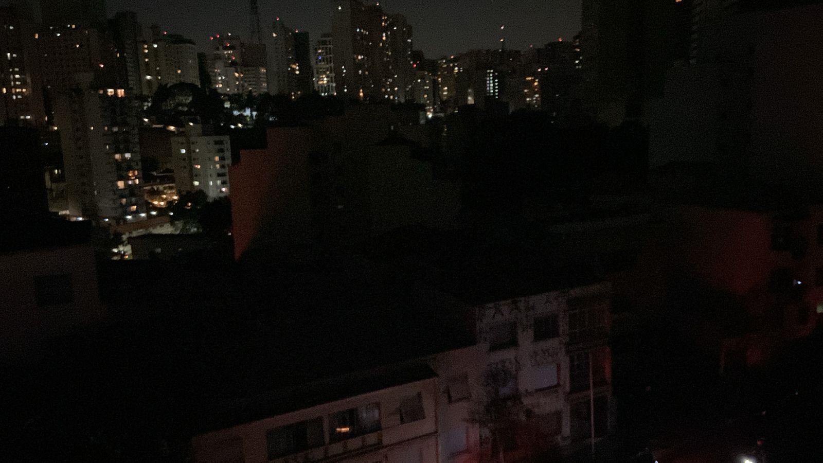 Avenida Paulista fica no escuro na noite desta sexta-feira Avenida Paulista fica no escuro na noite desta sexta-feira