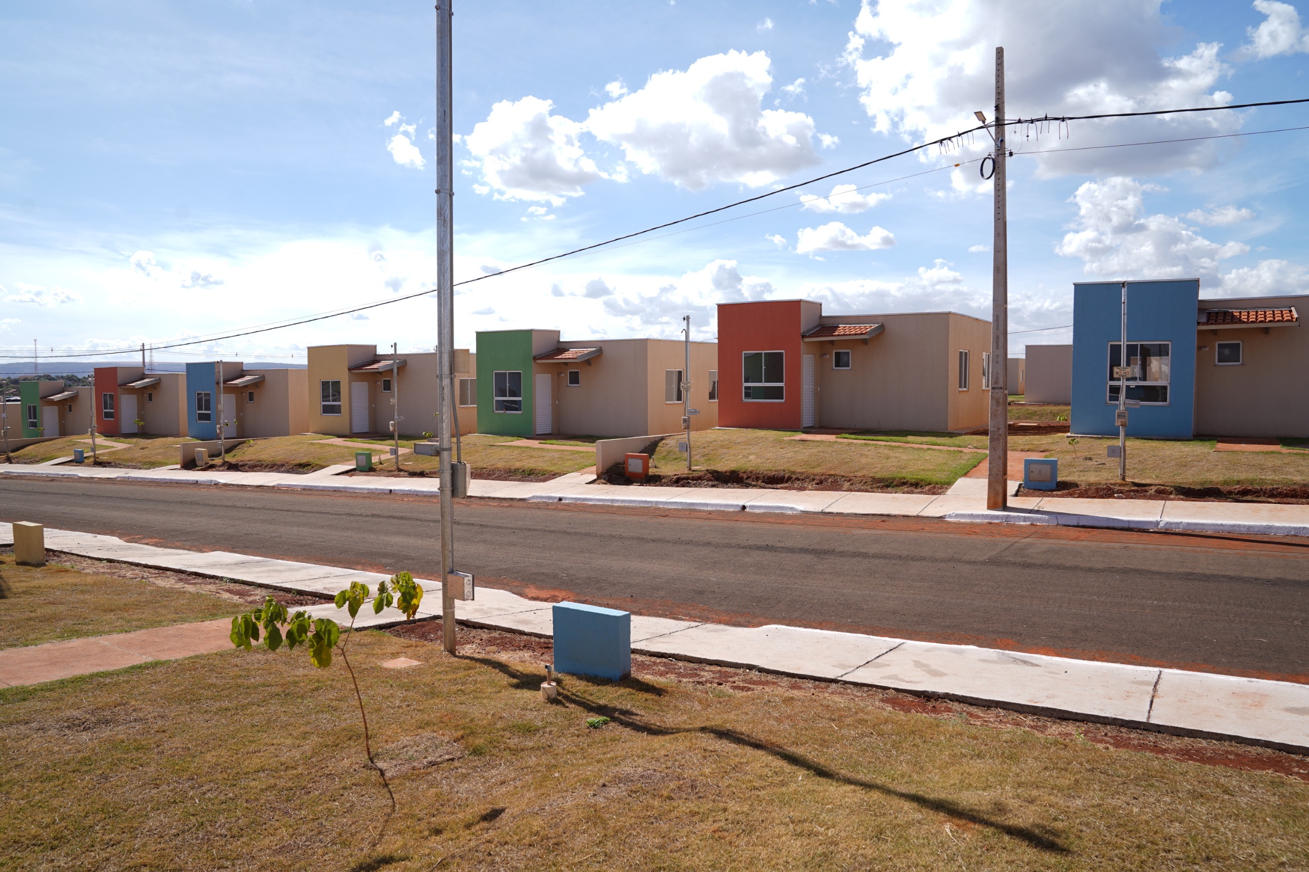 Agehab abre edital para construção de mais de 13 mil casas Agehab abre edital para construção de mais de 13 mil casas