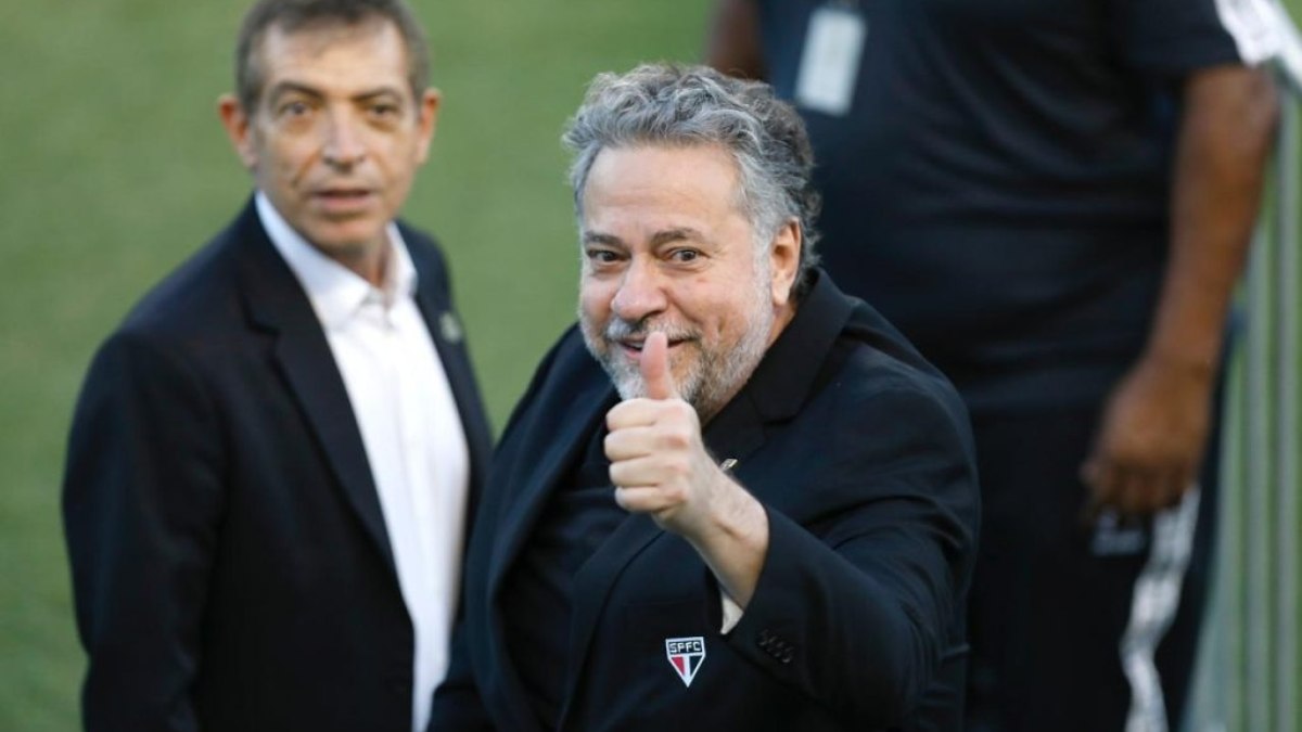 Conselho Deliberativo do São Paulo aprova fundo de investimentos de R$ 240 milhões para reestruturação financeira do clube Conselho Deliberativo do São Paulo aprova fundo de investimentos de R$ 240 milhões para reestruturação financeira do clube