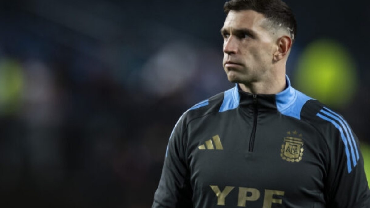 Emiliano Martínez leva o prêmio Yashin de melhor goleiro Emiliano Martínez leva o prêmio Yashin de melhor goleiro