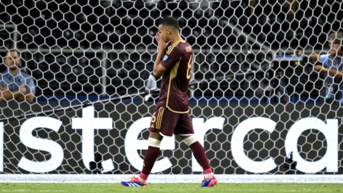 Venezuela volta a contar com Yangel Herrera contra Argentina e Paraguai nas Eliminatórias Venezuela volta a contar com Yangel Herrera contra Argentina e Paraguai nas Eliminatórias