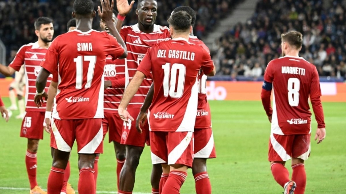 Brest goleia RB Salzburg (4-0) e consegue 2ª vitória na Champions