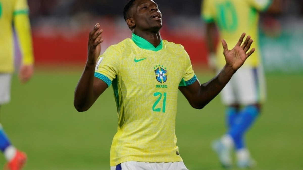 Brasil vence Chile de virada (2-1) em Santiago pela 9ª rodada das Eliminatórias Brasil vence Chile de virada (2-1) em Santiago pela 9ª rodada das Eliminatórias