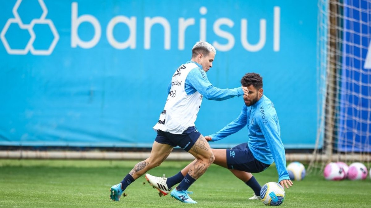 Com retornos importantes e dúvidas na zaga, Grêmio se prepara para enfrentar o Fortaleza Com retornos importantes e dúvidas na zaga, Grêmio se prepara para enfrentar o Fortaleza