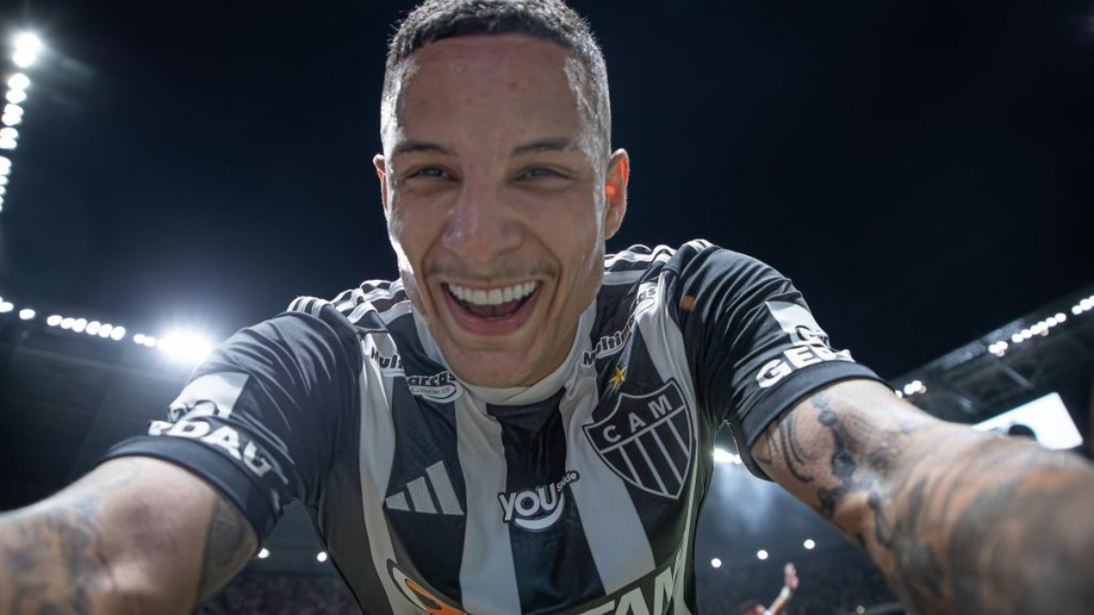 Arana celebra vitória, destaca gol e alerta: ‘Nada ganho ainda’ Arana celebra vitória, destaca gol e alerta: ‘Nada ganho ainda’
