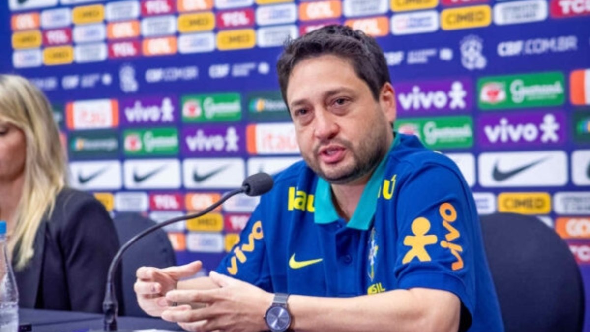 Arthur Elias enaltece Seleção em amistosos, mas alerta sobre futuro: ‘A Olimpíada passou’ Arthur Elias enaltece Seleção em amistosos, mas alerta sobre futuro: ‘A Olimpíada passou’
