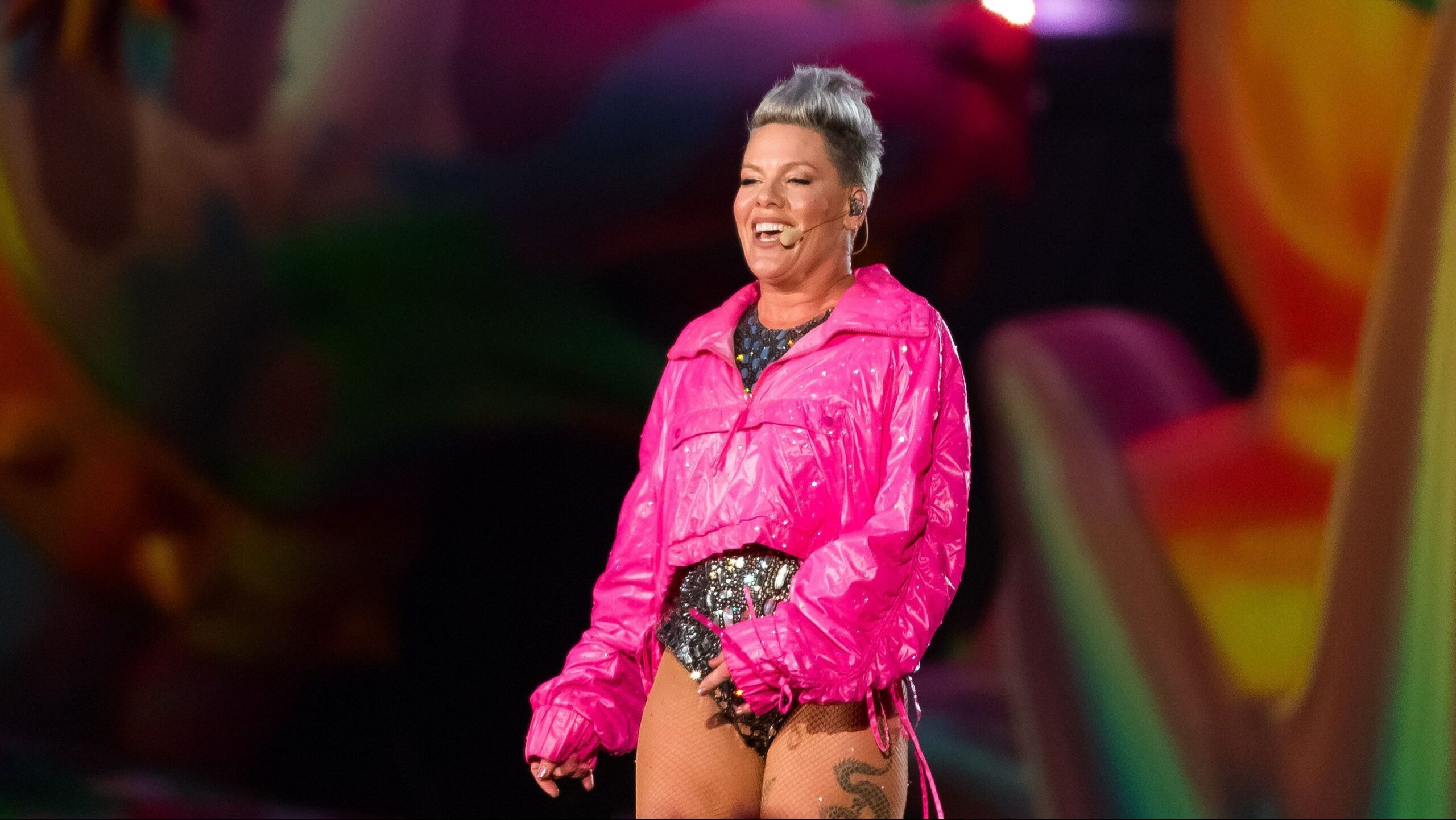 Pink adia shows sem explicar motivo aos fãs: “Fora do meu controle“ Pink adia shows sem explicar motivo aos fãs: “Fora do meu controle“