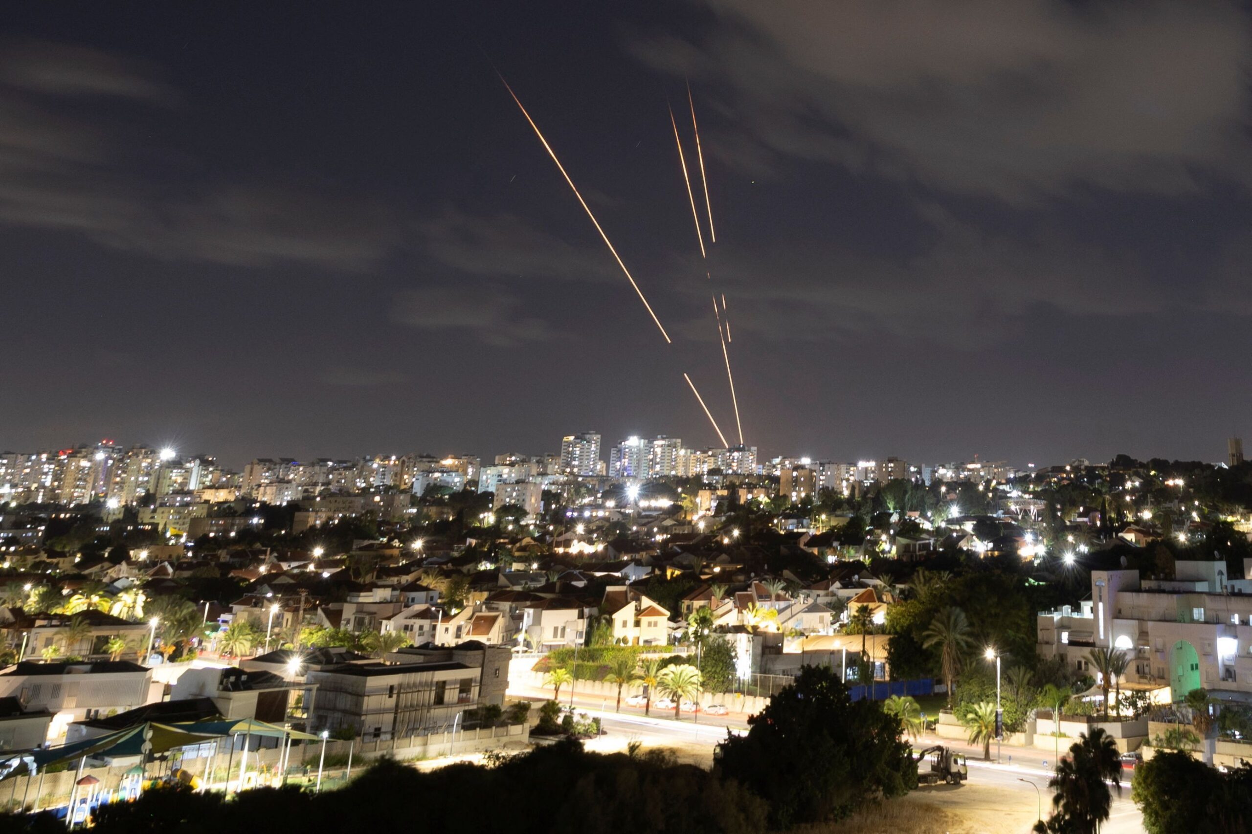 Míssil do Irã teria caído a menos de 1 km da sede do Mossad, aponta análise da CNN Míssil do Irã teria caído a menos de 1 km da sede do Mossad, aponta análise da CNN