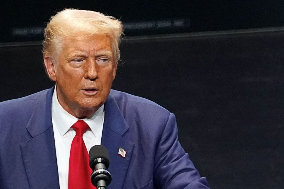 Trump pede proteção de aviões militares em meio à suposta ameaça do Irã Trump pede proteção de aviões militares em meio à suposta ameaça do Irã