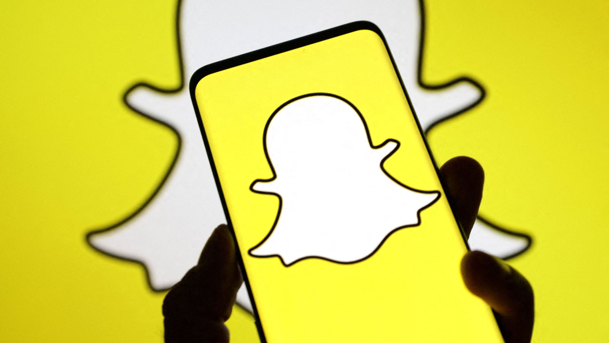 Snap supera estimativas para receita e crescimento de usuários no 3º trimestre Snap supera estimativas para receita e crescimento de usuários no 3º trimestre