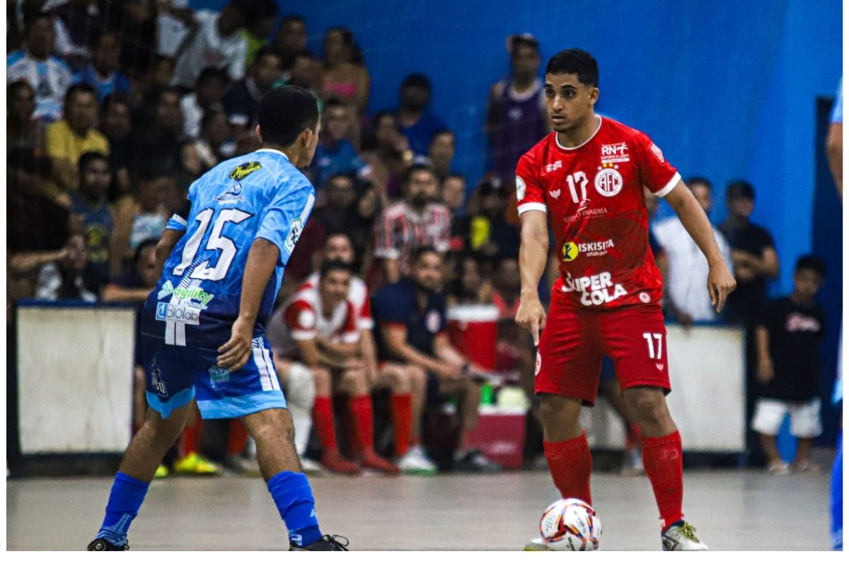América vence o Cadet Touros e larga na frente na decisão do título estadual de futsal América vence o Cadet Touros e larga na frente na decisão do título estadual de futsal