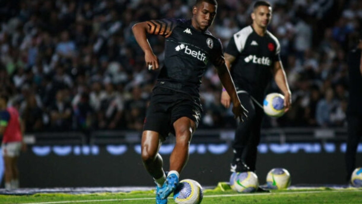 Proposta do Lyon a Rayan, do Vasco, envolve dívida com o Botafogo Proposta do Lyon a Rayan, do Vasco, envolve dívida com o Botafogo