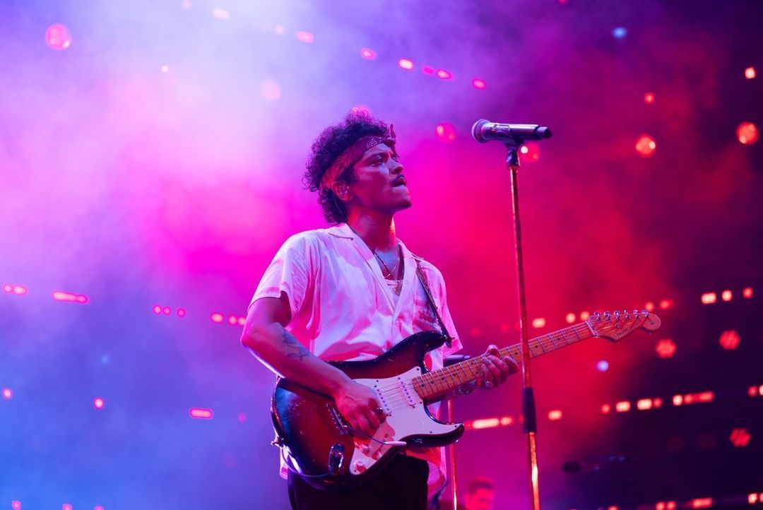 Bruno Mars realiza último show da turnê brasileira nesta terça-feira (5) Bruno Mars realiza último show da turnê brasileira nesta terça-feira (5)