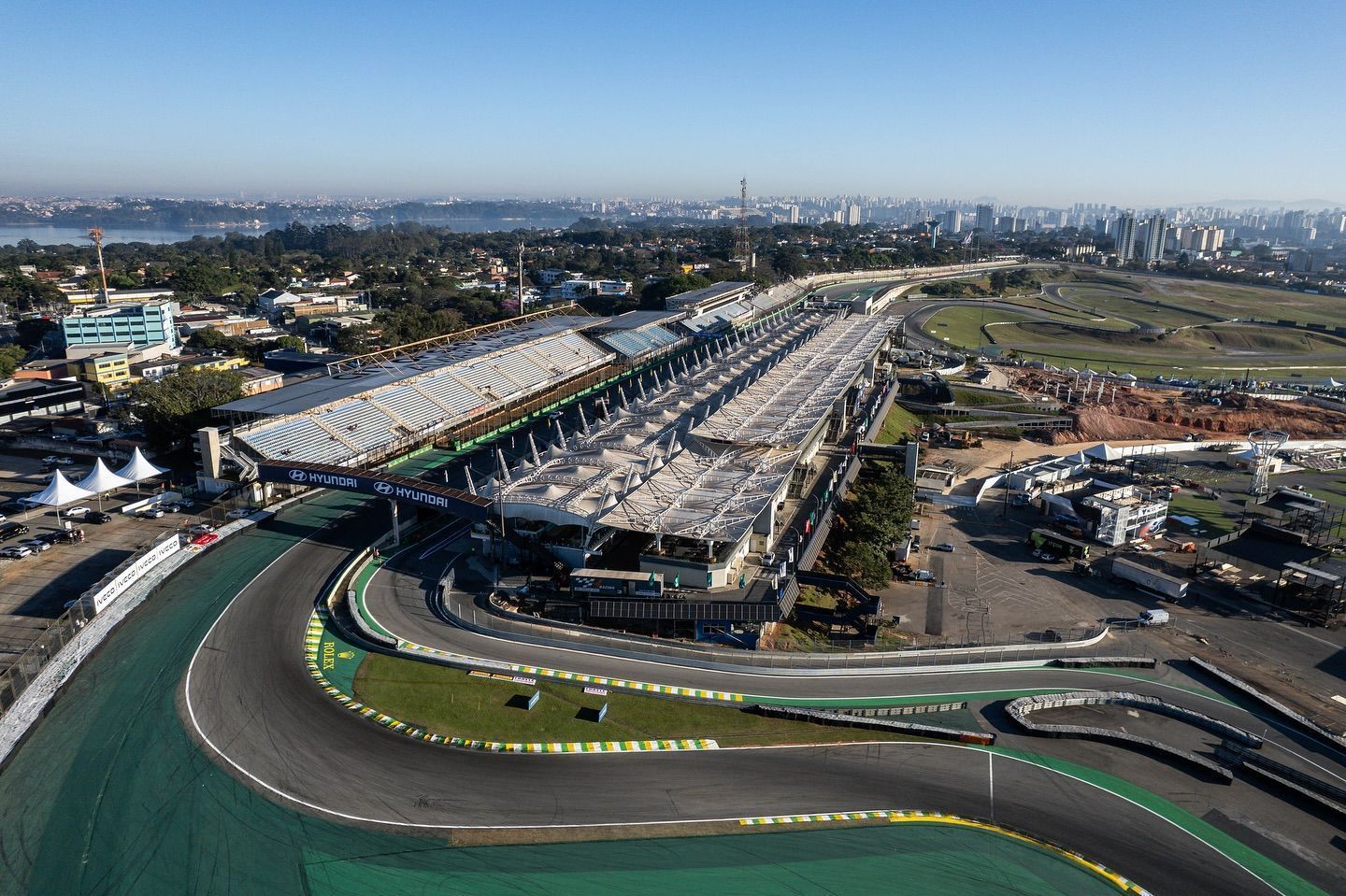 Homem morre após desentendimento com seguranças no Autódromo de Interlagos Homem morre após desentendimento com seguranças no Autódromo de Interlagos
