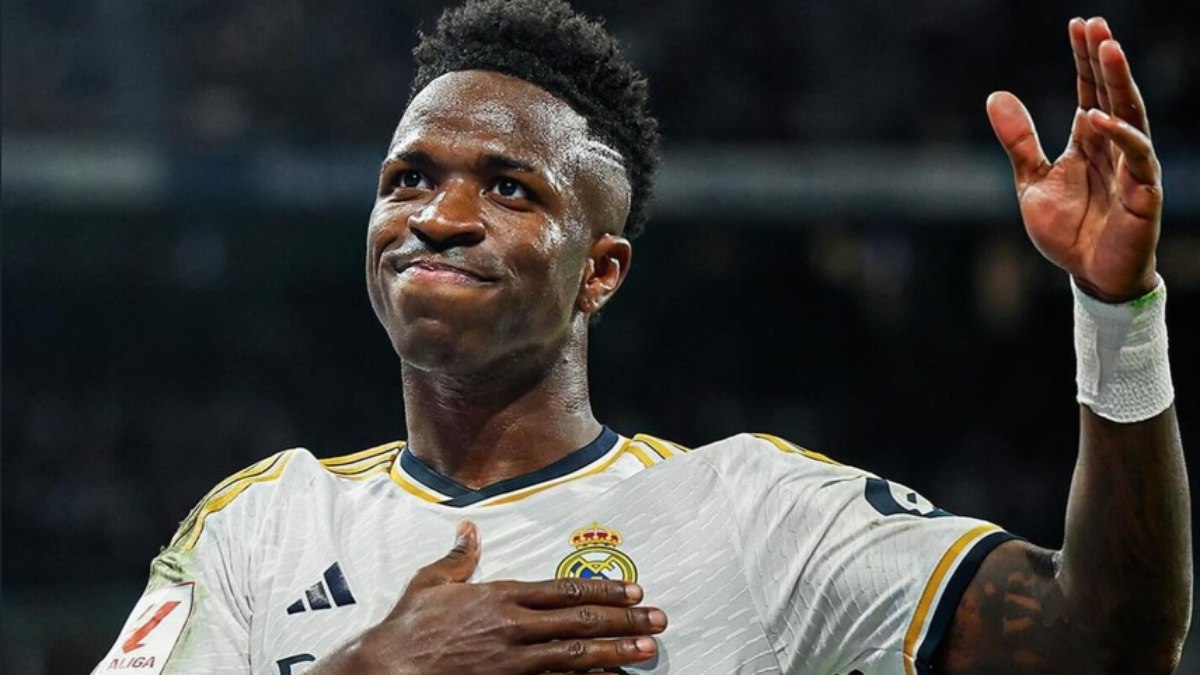 PSG fez oferta bilionária ao Real Madrid por Vini Jr; veja valores PSG fez oferta bilionária ao Real Madrid por Vini Jr; veja valores