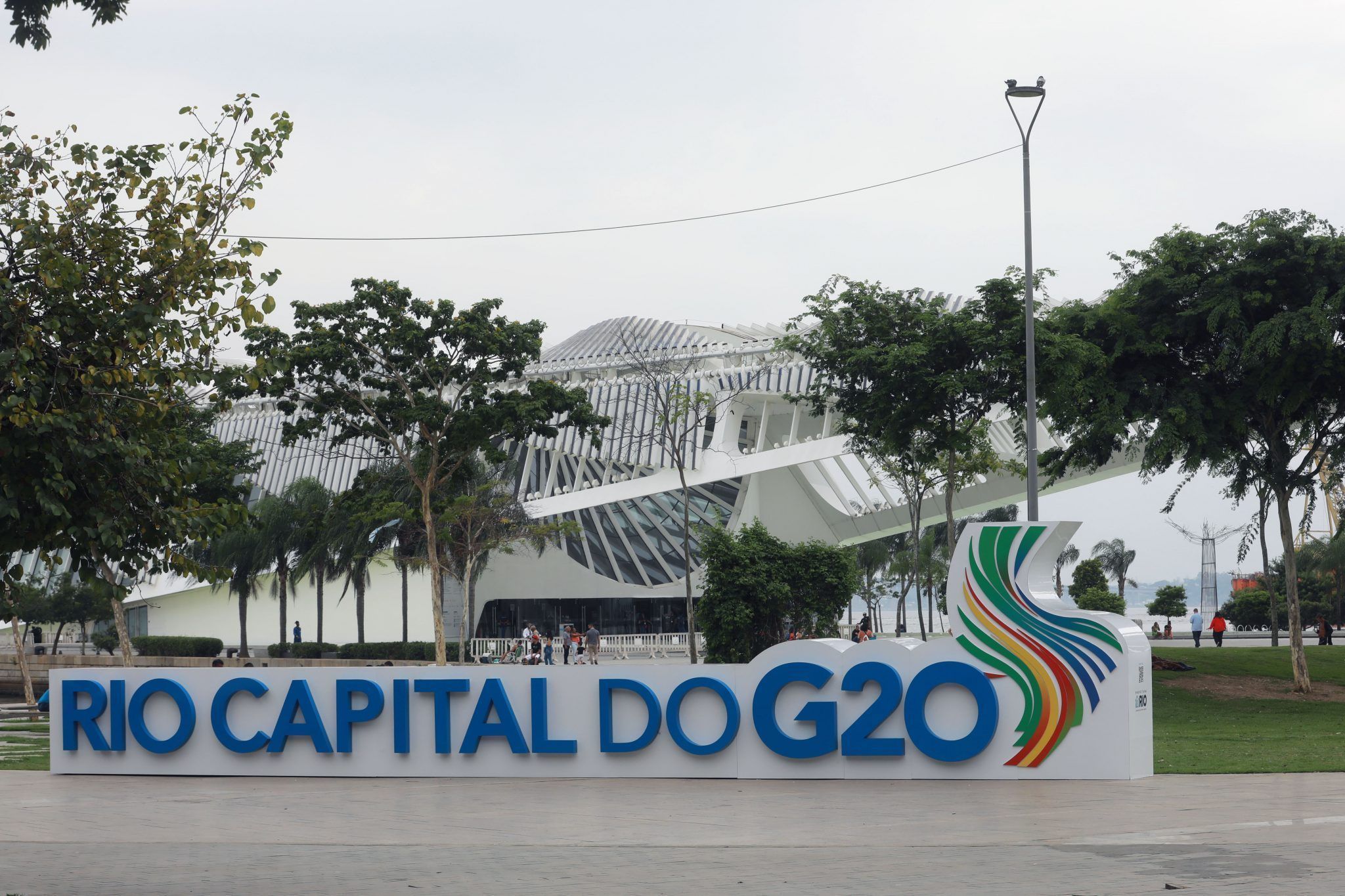Explosões no STF não devem mudar esquema de segurança no G20, diz Cláudio Castro Explosões no STF não devem mudar esquema de segurança no G20, diz Cláudio Castro