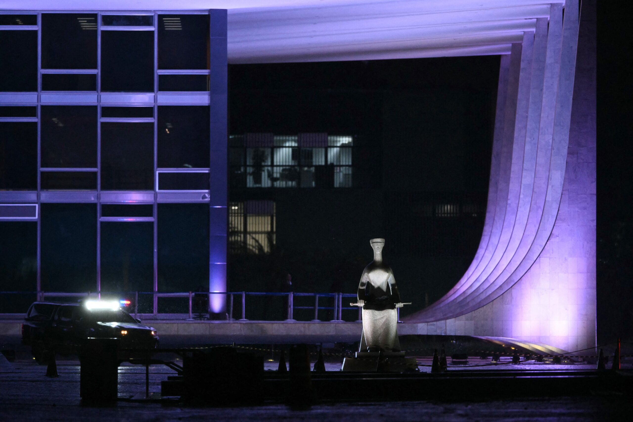 Governo decide que não vai colocar grades no Palácio do Planalto