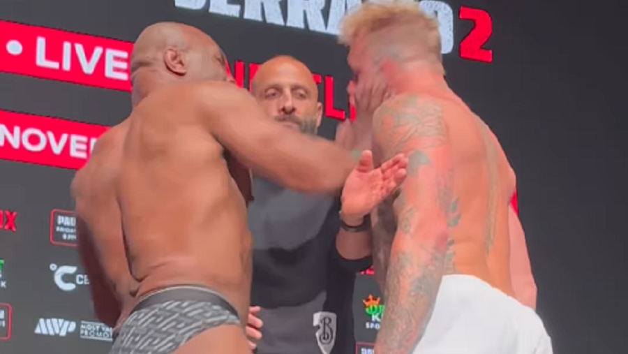 Mike Tyson dá tapa na cara de Jake Paul em pesagem; veja Mike Tyson dá tapa na cara de Jake Paul em pesagem; veja