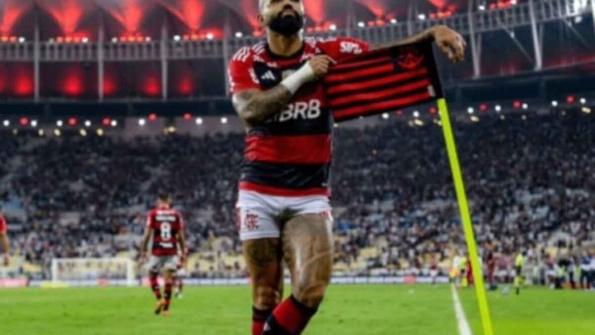 Gabigol se declara ao Flamengo em dia de aniversário do clube Gabigol se declara ao Flamengo em dia de aniversário do clube