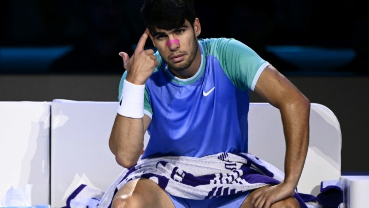 Zverev e Ruud avançam à semifinal do ATP Finals; Alcaraz é eliminado Zverev e Ruud avançam à semifinal do ATP Finals; Alcaraz é eliminado