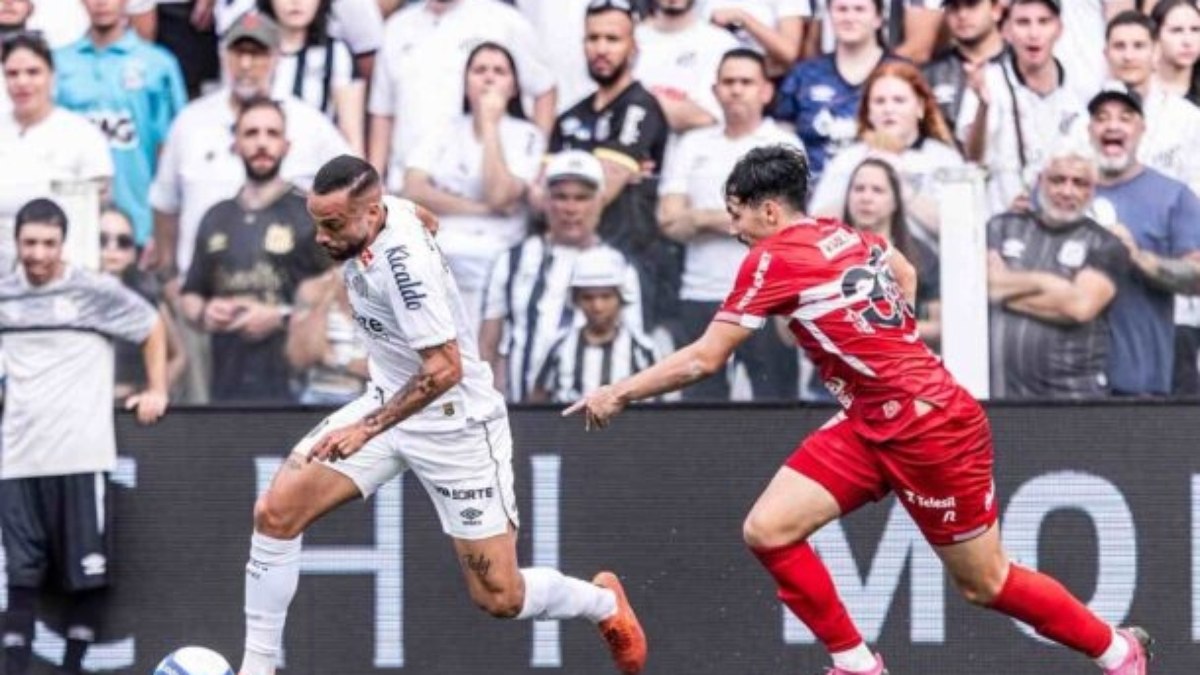 Campeão Santos tem festa frustrada e perde para CRB. Ponte e Ituano rebaixados Campeão Santos tem festa frustrada e perde para CRB. Ponte e Ituano rebaixados