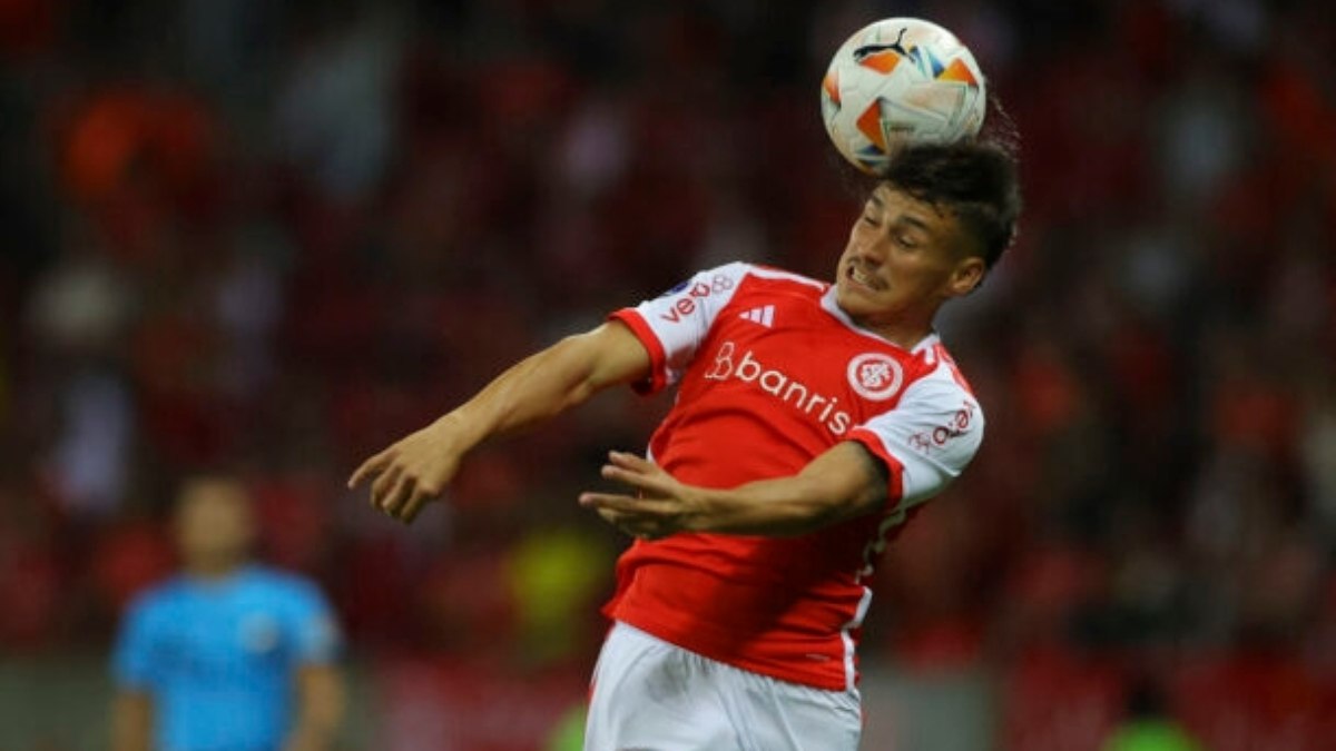 Internacional vai à Europa para negociar permanência de Bernabei Internacional vai à Europa para negociar permanência de Bernabei