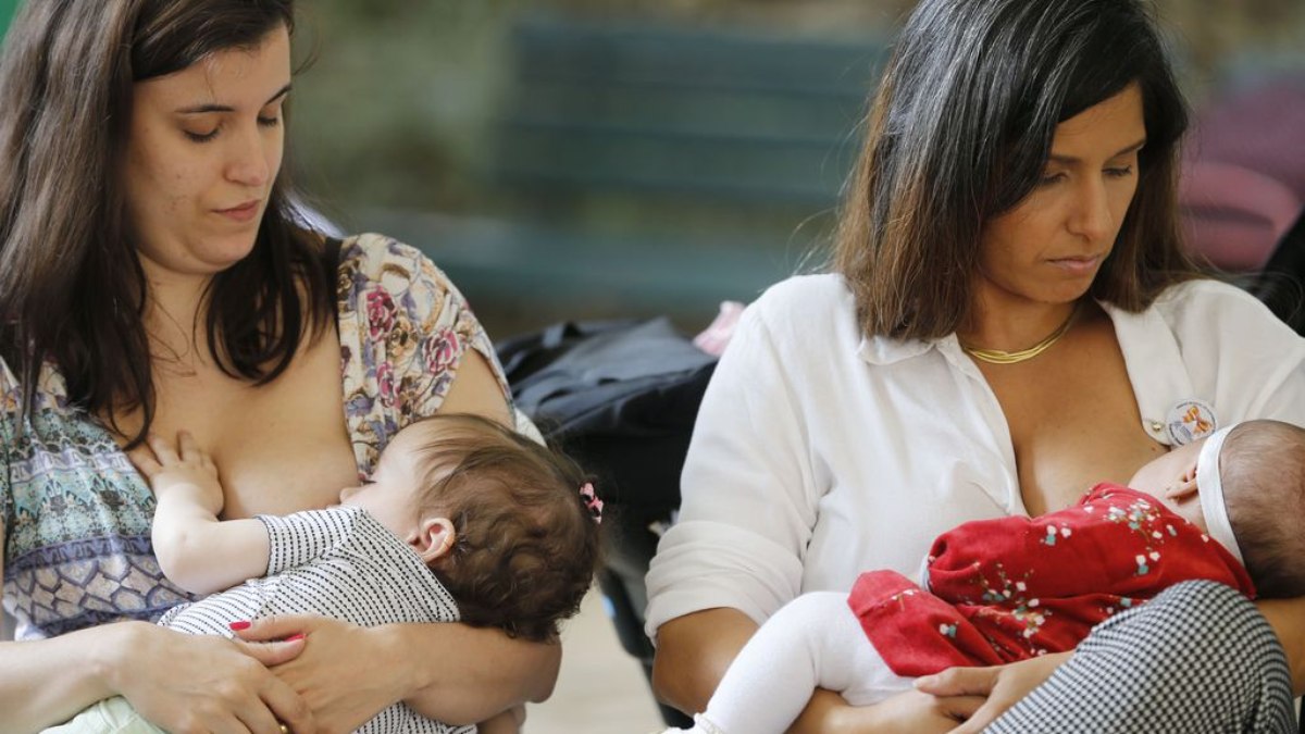 Amamentação pode reduzir risco de câncer de mama, indica estudo Amamentação pode reduzir risco de câncer de mama, indica estudo