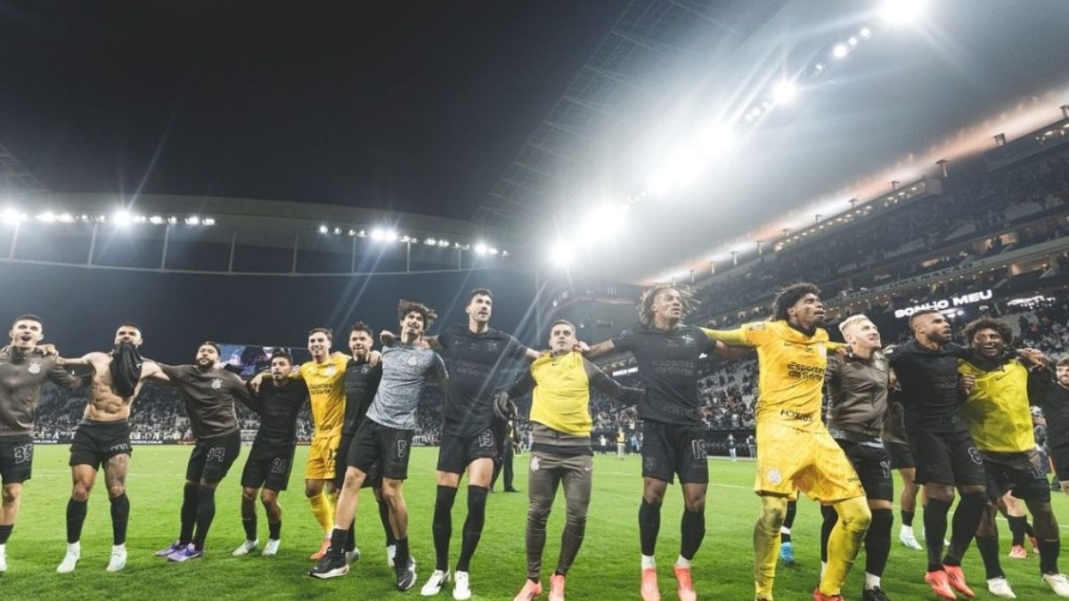 Após 4 vitórias consecutivas no Brasileirão, Corinthians se afasta mais do Z4 e luta por classificações Após 4 vitórias consecutivas no Brasileirão, Corinthians se afasta mais do Z4 e luta por classificações