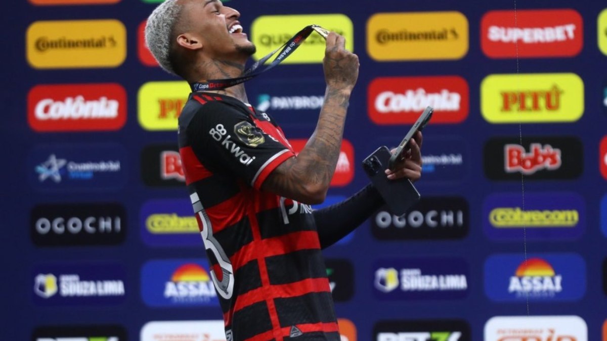Wesley fala sobre volta por cima no Flamengo e diz: “Não trocaria esse momento” Wesley fala sobre volta por cima no Flamengo e diz: “Não trocaria esse momento”