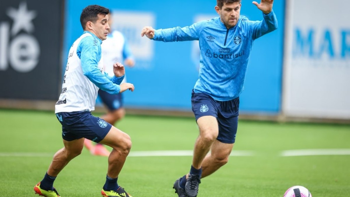 Kannemann passará por cirurgia no quadril e desfalcará o Grêmio pelo restante da temporada Kannemann passará por cirurgia no quadril e desfalcará o Grêmio pelo restante da temporada