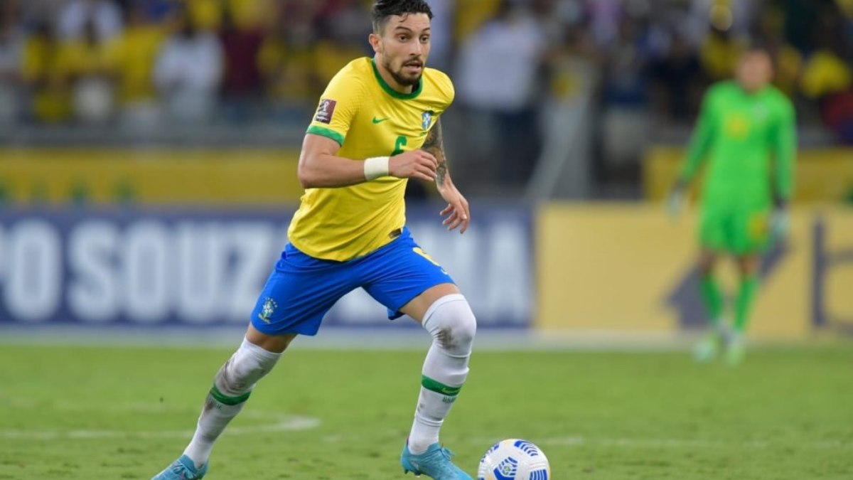 Alex Telles e Dodô são convocados para a Seleção Brasileira após cortes de Vanderson e Guilherme Arana Alex Telles e Dodô são convocados para a Seleção Brasileira após cortes de Vanderson e Guilherme Arana