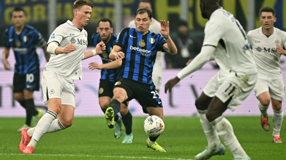 Napoli empata com a Inter e mantém liderança; Roma demite treinador Napoli empata com a Inter e mantém liderança; Roma demite treinador