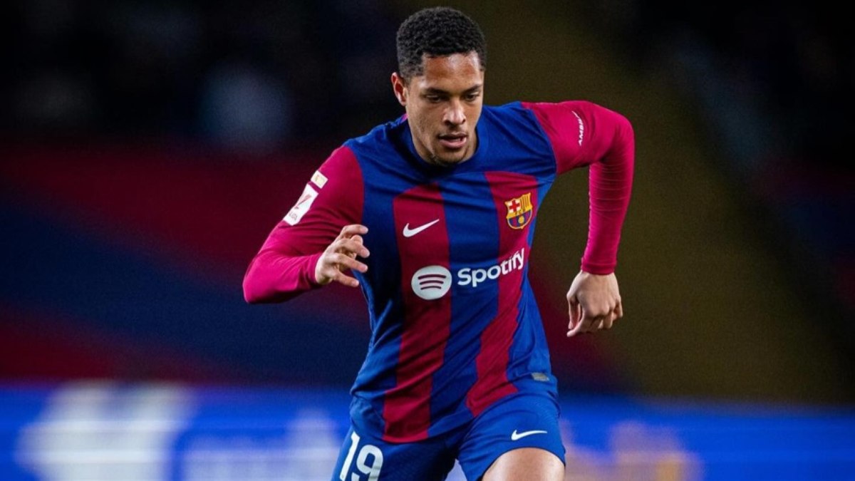 Deco detona tratamento da torcida do Barcelona com Vitor Roque: 'Não tinha culpa de nada' Deco detona tratamento da torcida do Barcelona com Vitor Roque: 'Não tinha culpa de nada'