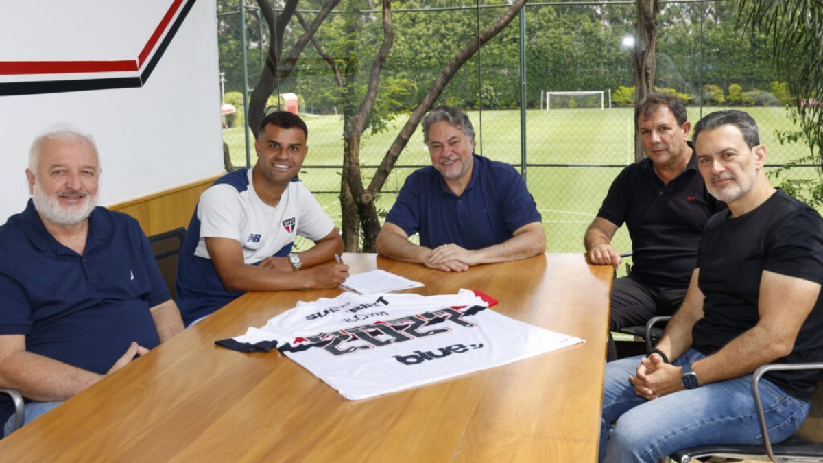 São Paulo anuncia renovação de contrato com o meio-campista Alisson São Paulo anuncia renovação de contrato com o meio-campista Alisson