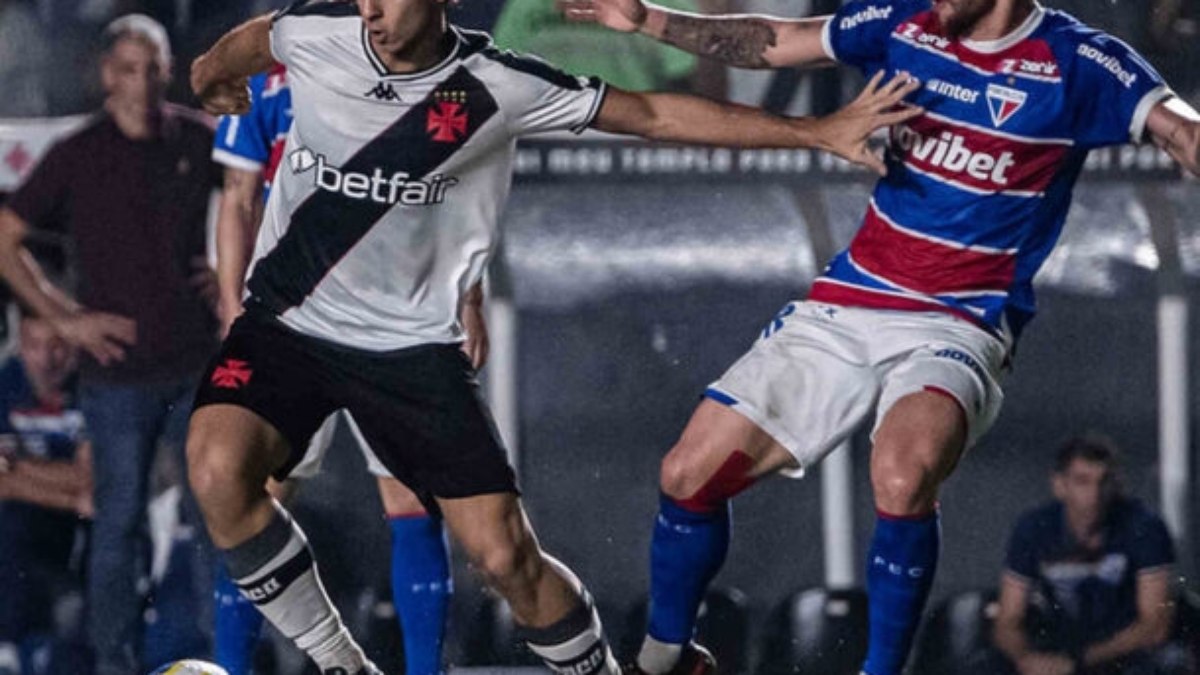 JP, do Vasco, passa por cirurgia e só volta em 2025 JP, do Vasco, passa por cirurgia e só volta em 2025