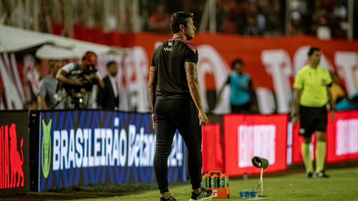 Técnico do Vitória projeta duelo contra Criciúma: “um dos mais difíceis” Técnico do Vitória projeta duelo contra Criciúma: “um dos mais difíceis”