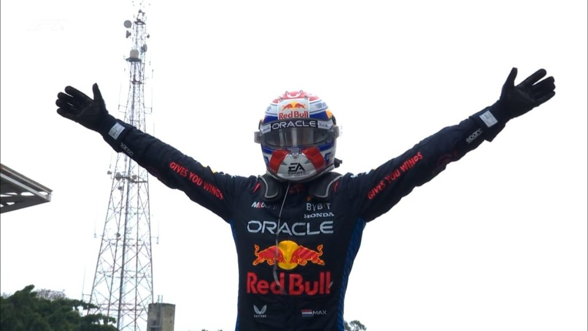 com performance brilhante, Verstappen volta a vencer após jejum de 10 corridas com performance brilhante, Verstappen volta a vencer após jejum de 10 corridas
