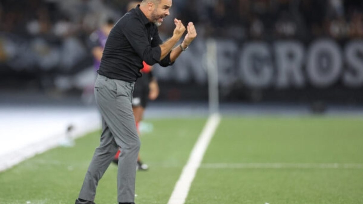 ‘Absurdo jogarmos um dia após as seleções’ ‘Absurdo jogarmos um dia após as seleções’