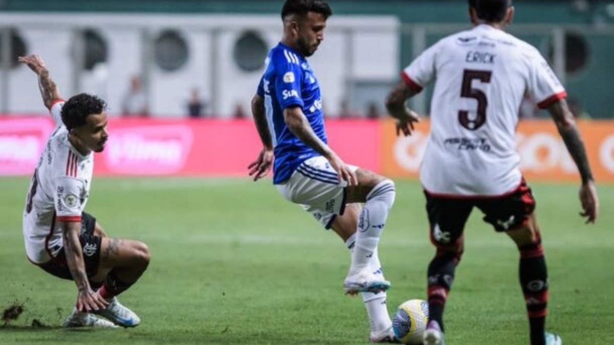 Matheus Henrique aponta falta de atenção para derrota do Cruzeiro Matheus Henrique aponta falta de atenção para derrota do Cruzeiro