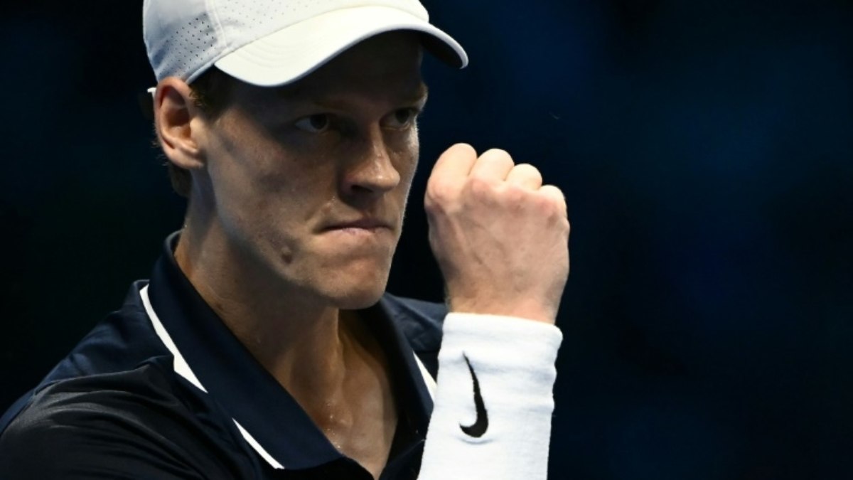 Sinner consegue 2ª vitória no ATP Finals; Medvedev reage e bate De Minaur Sinner consegue 2ª vitória no ATP Finals; Medvedev reage e bate De Minaur
