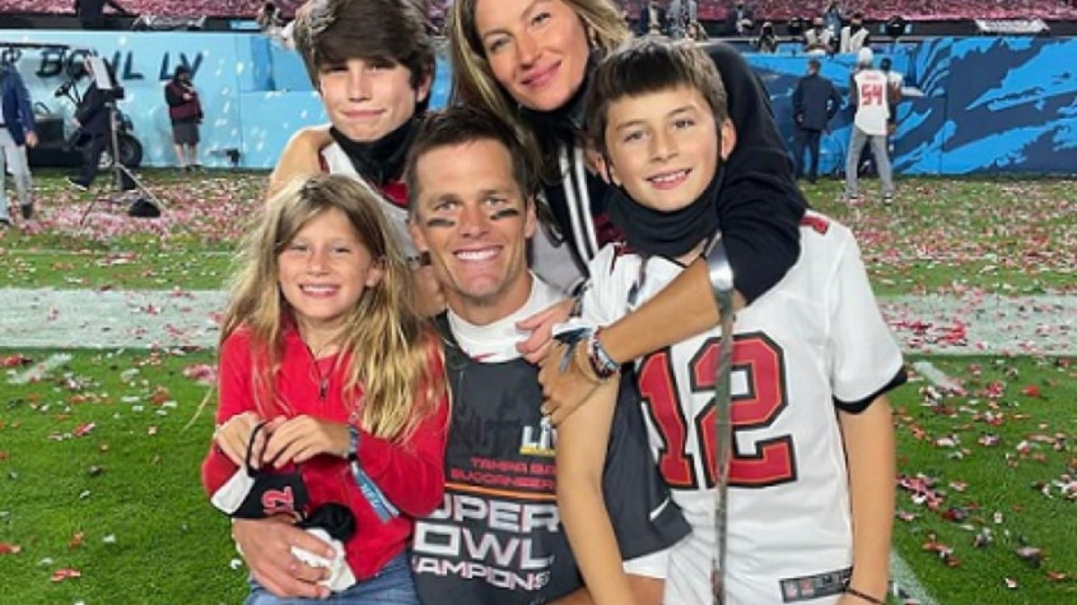Lenda da NFL, Tom Brady revela polêmica sobre criação de filhos com Gisele Bündchen Lenda da NFL, Tom Brady revela polêmica sobre criação de filhos com Gisele Bündchen